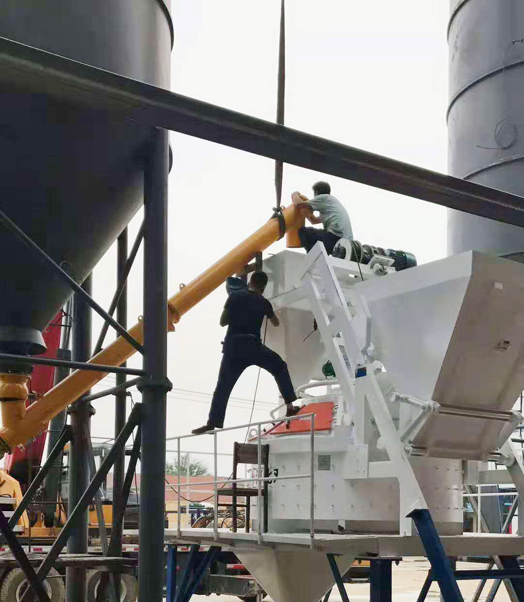 立轴行星式搅拌机